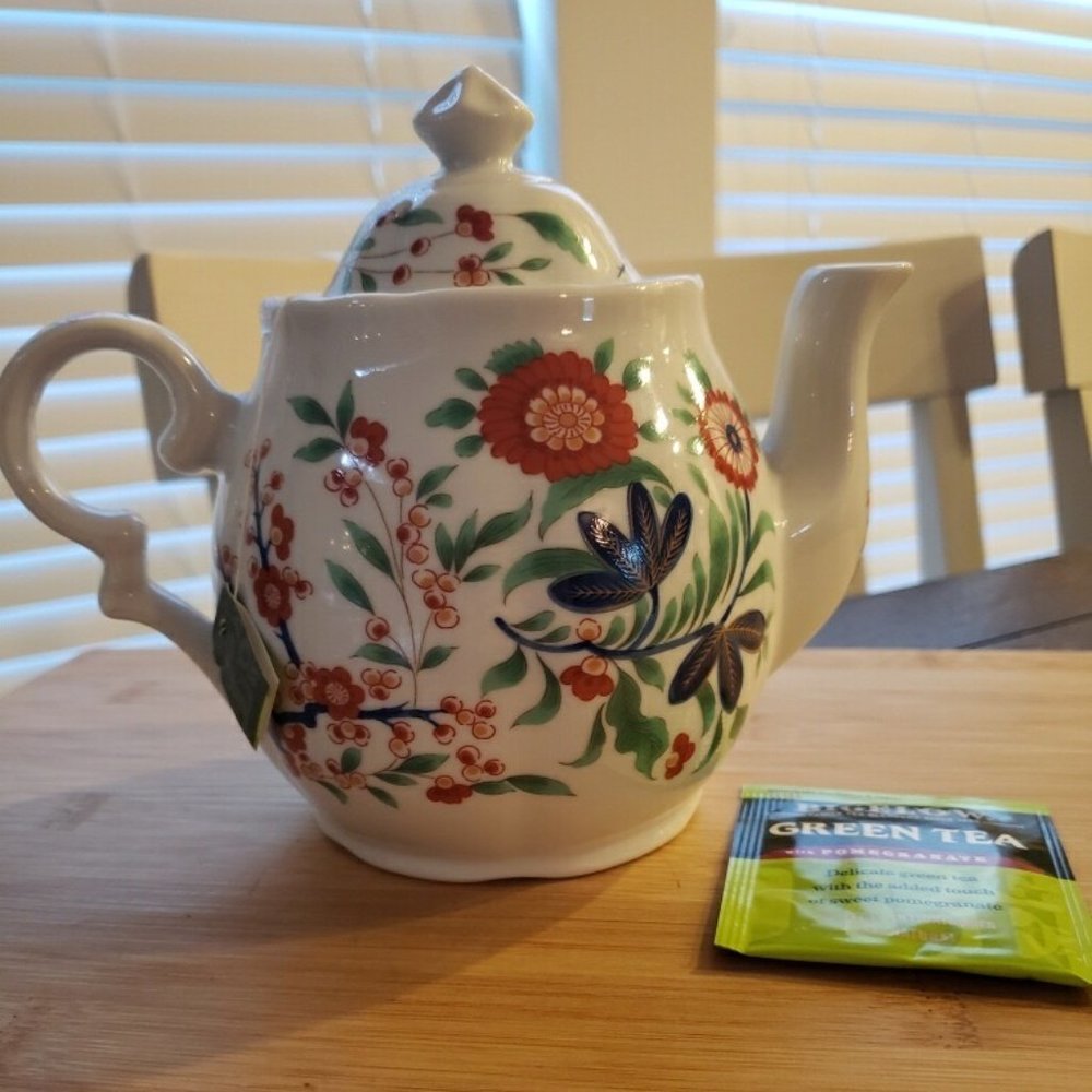 Smithsonian Institution Flower Tea Pot